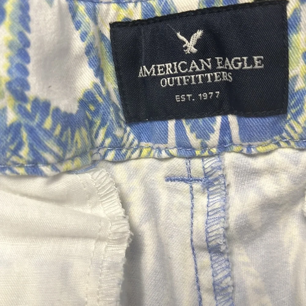 American Eagle Midi Stretch Patterned‎ Shorts